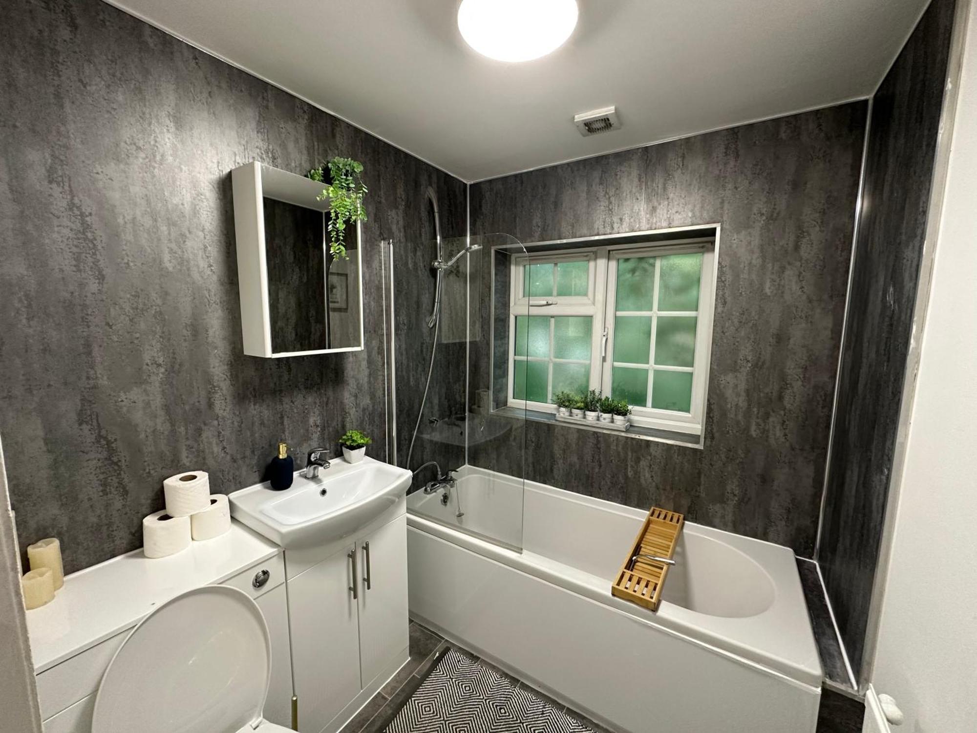 Appartamento Comfortable 3 Bed House With Garden & Parking Nottingham